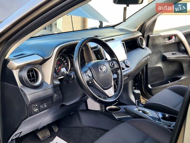 Тойота РАВ 4 2015 в Виннице на Automoto.ua Серый Тойота РАВ 4, объемом двигателя 2.23 л и пробегом 88 тыс. км за 19333 $, фото 22 на Automoto.ua