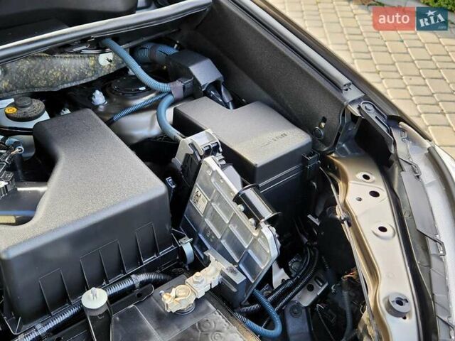 Тойота РАВ 4 2015 в Виннице на Automoto.ua Серый Тойота РАВ 4, объемом двигателя 2.23 л и пробегом 88 тыс. км за 19333 $, фото 47 на Automoto.ua