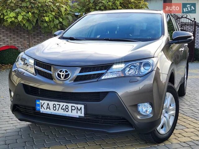 Тойота РАВ 4 2015 в Виннице на Automoto.ua Серый Тойота РАВ 4, объемом двигателя 2.23 л и пробегом 88 тыс. км за 19333 $, фото 6 на Automoto.ua