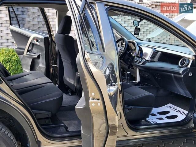 Тойота РАВ 4 2015 в Виннице на Automoto.ua Серый Тойота РАВ 4, объемом двигателя 2.23 л и пробегом 88 тыс. км за 19333 $, фото 41 на Automoto.ua