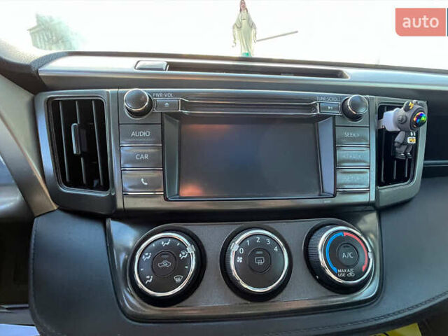 Серый Тойота РАВ 4, объемом двигателя 2.5 л и пробегом 155 тыс. км за 16600 $, фото 13 на Automoto.ua