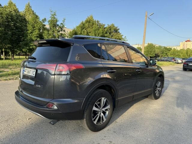 Тойота РАВ 4 2015 у Запоріжжя на Automoto.ua Сірий Тойота РАВ 4, об'ємом двигуна 2.5 л та пробігом 118 тис. км за 17999 $, фото 5 на Automoto.ua