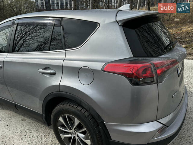 Сірий Тойота РАВ 4, об'ємом двигуна 2.5 л та пробігом 121 тис. км за 17100 $, фото 7 на Automoto.ua