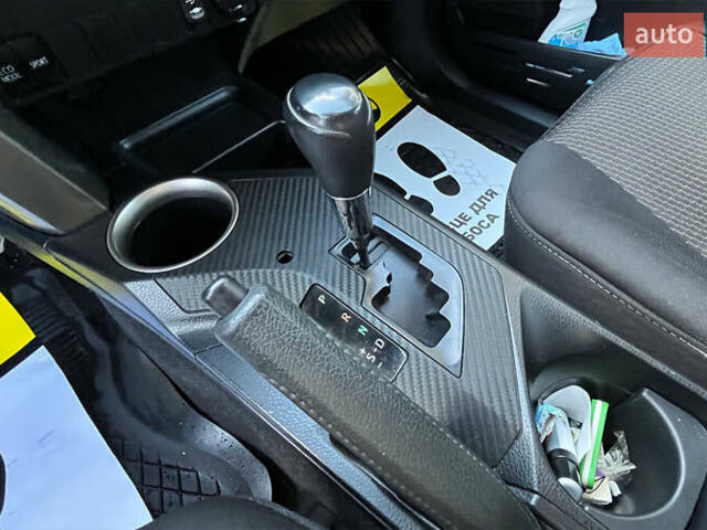 Серый Тойота РАВ 4, объемом двигателя 2.5 л и пробегом 155 тыс. км за 16600 $, фото 12 на Automoto.ua