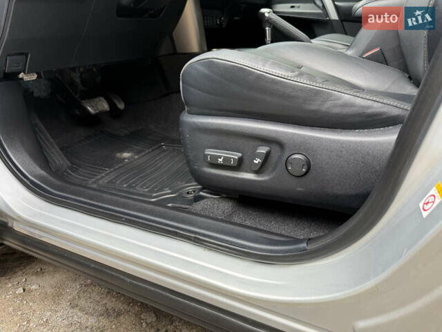 Серый Тойота РАВ 4, объемом двигателя 2.23 л и пробегом 222 тыс. км за 17700 $, фото 5 на Automoto.ua