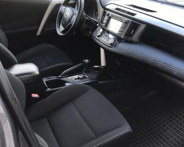 Сірий Тойота РАВ 4, об'ємом двигуна 2.49 л та пробігом 99 тис. км за 15900 $, фото 13 на Automoto.ua