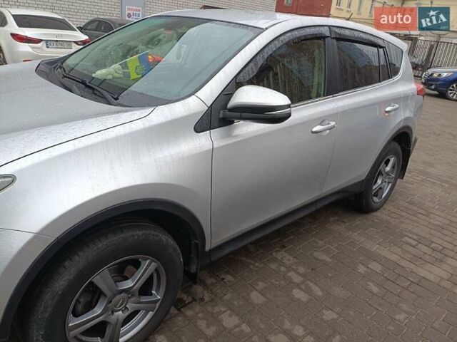 Сірий Тойота РАВ 4, об'ємом двигуна 2.2 л та пробігом 157 тис. км за 20500 $, фото 4 на Automoto.ua