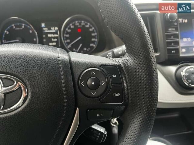 Серый Тойота РАВ 4, объемом двигателя 2.49 л и пробегом 124 тыс. км за 17900 $, фото 19 на Automoto.ua