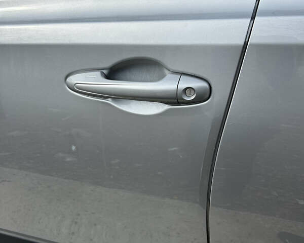 Сірий Тойота РАВ 4, об'ємом двигуна 2.5 л та пробігом 121 тис. км за 17100 $, фото 13 на Automoto.ua