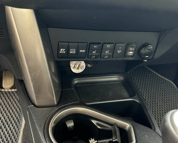 Сірий Тойота РАВ 4, об'ємом двигуна 2.5 л та пробігом 121 тис. км за 17100 $, фото 20 на Automoto.ua