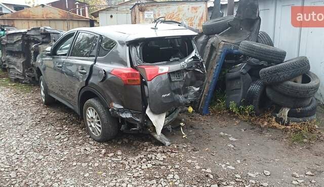 Тойота РАВ 4 2015 у Києві на Automoto.ua Сірий Тойота РАВ 4, об'ємом двигуна 2.49 л та пробігом 67 тис. км за 7000 $, фото 12 на Automoto.ua