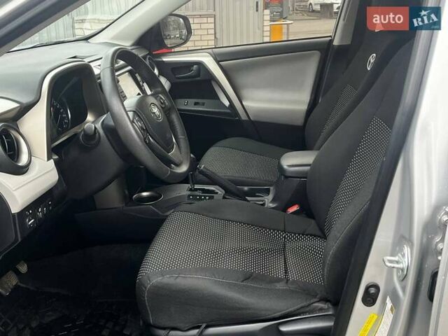 Серый Тойота РАВ 4, объемом двигателя 2.49 л и пробегом 124 тыс. км за 17900 $, фото 8 на Automoto.ua