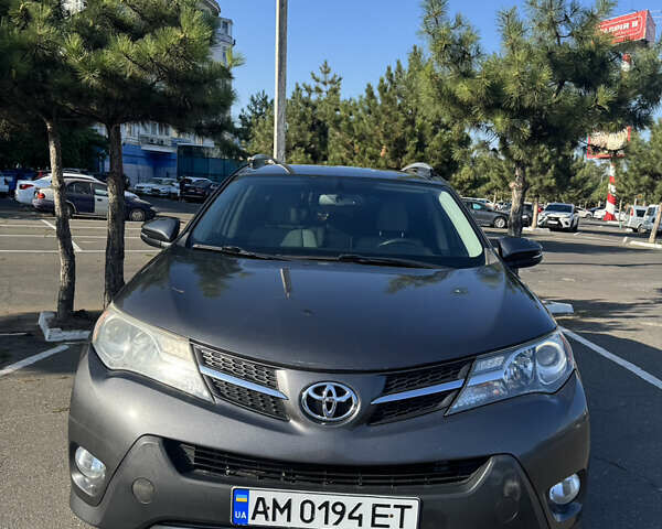 Серый Тойота РАВ 4, объемом двигателя 2.49 л и пробегом 239 тыс. км за 22000 $, фото 1 на Automoto.ua