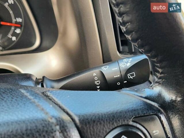 Тойота РАВ 4 2015 в Виннице на Automoto.ua Серый Тойота РАВ 4, объемом двигателя 2.23 л и пробегом 88 тыс. км за 19333 $, фото 28 на Automoto.ua