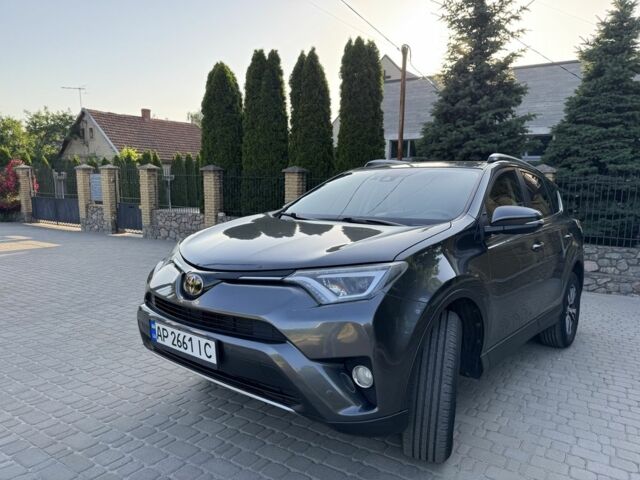 Тойота РАВ 4 2015 у Запоріжжя на Automoto.ua Сірий Тойота РАВ 4, об'ємом двигуна 2.5 л та пробігом 118 тис. км за 17999 $, фото 1 на Automoto.ua