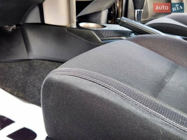 Тойота РАВ 4 2015 в Виннице на Automoto.ua Серый Тойота РАВ 4, объемом двигателя 2.23 л и пробегом 88 тыс. км за 19333 $, фото 20 на Automoto.ua