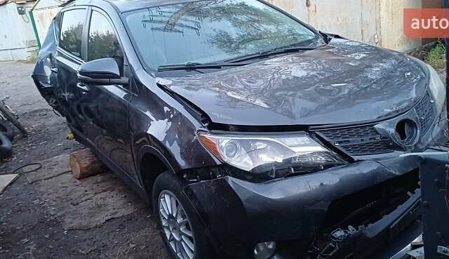 Тойота РАВ 4 2015 у Києві на Automoto.ua Сірий Тойота РАВ 4, об'ємом двигуна 2.49 л та пробігом 67 тис. км за 7000 $, фото 8 на Automoto.ua