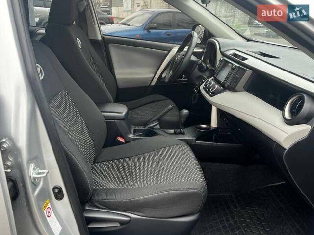 Серый Тойота РАВ 4, объемом двигателя 2.49 л и пробегом 124 тыс. км за 17900 $, фото 14 на Automoto.ua