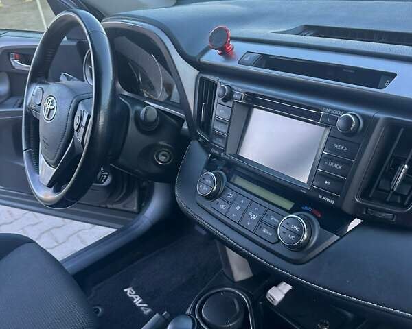 Сірий Тойота РАВ 4, об'ємом двигуна 2.49 л та пробігом 105 тис. км за 15700 $, фото 19 на Automoto.ua
