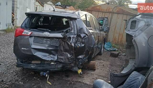 Тойота РАВ 4 2015 у Києві на Automoto.ua Сірий Тойота РАВ 4, об'ємом двигуна 2.49 л та пробігом 67 тис. км за 7000 $, фото 7 на Automoto.ua