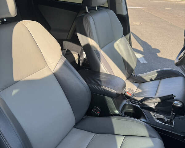 Серый Тойота РАВ 4, объемом двигателя 2.49 л и пробегом 239 тыс. км за 22000 $, фото 14 на Automoto.ua