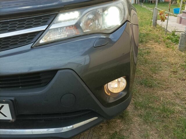 Тойота РАВ 4 2015 в Киеве на Automoto.ua Серый Тойота РАВ 4, объемом двигателя 2.5 л и пробегом 199 тыс. км за 13900 $, фото 10 на Automoto.ua