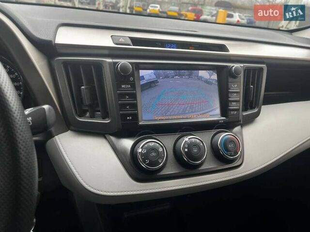 Серый Тойота РАВ 4, объемом двигателя 2.49 л и пробегом 124 тыс. км за 17900 $, фото 23 на Automoto.ua