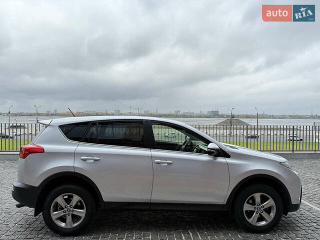 Тойота РАВ 4 2015 в Днепре (Днепропетровске) на Automoto.ua Серый Тойота РАВ 4, объемом двигателя 2.23 л и пробегом 222 тыс. км за 18200 $, фото 25 на Automoto.ua