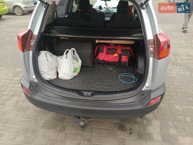Сірий Тойота РАВ 4, об'ємом двигуна 2.2 л та пробігом 157 тис. км за 20500 $, фото 5 на Automoto.ua
