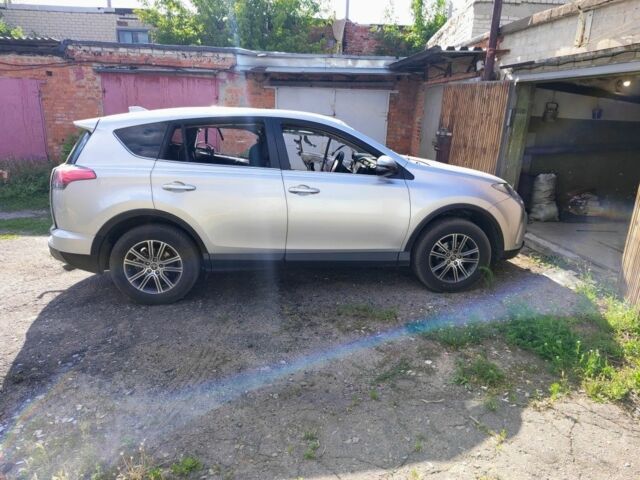 Серый Тойота РАВ 4, объемом двигателя 2 л и пробегом 190 тыс. км за 8000 $, фото 2 на Automoto.ua
