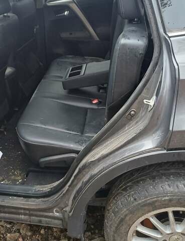 Тойота РАВ 4 2015 у Києві на Automoto.ua Сірий Тойота РАВ 4, об'ємом двигуна 2.49 л та пробігом 67 тис. км за 7000 $, фото 9 на Automoto.ua