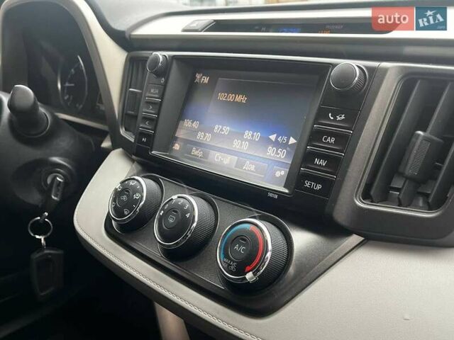 Серый Тойота РАВ 4, объемом двигателя 2.49 л и пробегом 124 тыс. км за 17900 $, фото 15 на Automoto.ua