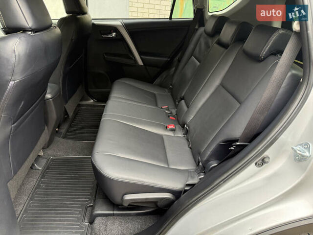 Серый Тойота РАВ 4, объемом двигателя 2.23 л и пробегом 222 тыс. км за 17700 $, фото 8 на Automoto.ua