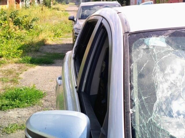 Серый Тойота РАВ 4, объемом двигателя 2 л и пробегом 190 тыс. км за 8000 $, фото 6 на Automoto.ua