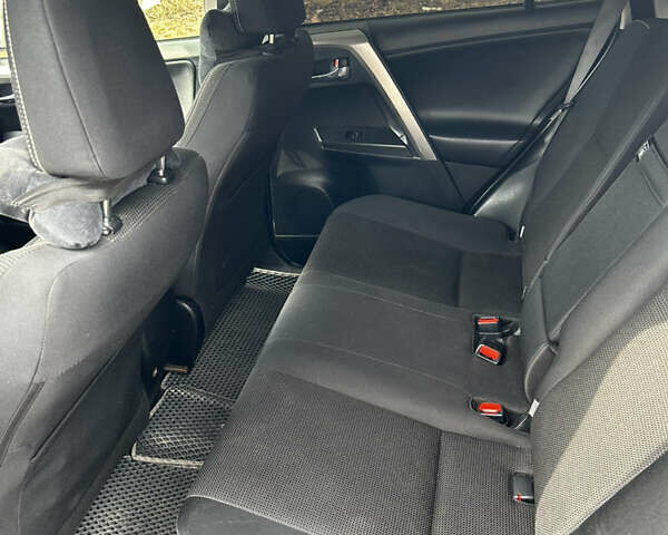 Сірий Тойота РАВ 4, об'ємом двигуна 2.5 л та пробігом 121 тис. км за 17100 $, фото 25 на Automoto.ua