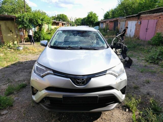 Серый Тойота РАВ 4, объемом двигателя 2 л и пробегом 190 тыс. км за 8000 $, фото 7 на Automoto.ua