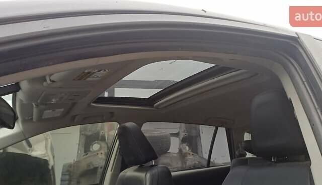 Тойота РАВ 4 2015 у Києві на Automoto.ua Сірий Тойота РАВ 4, об'ємом двигуна 2.49 л та пробігом 67 тис. км за 7000 $, фото 6 на Automoto.ua