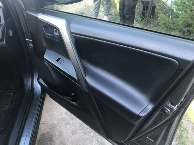 Сірий Тойота РАВ 4, об'ємом двигуна 2 л та пробігом 178 тис. км за 11000 $, фото 3 на Automoto.ua