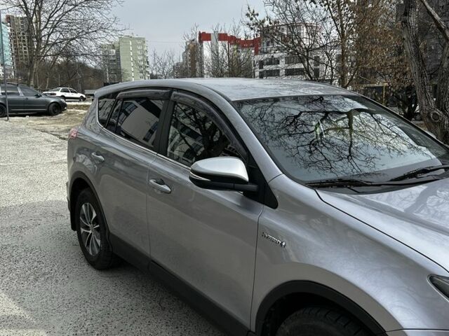 Серый Тойота РАВ 4, объемом двигателя 2.5 л и пробегом 122 тыс. км за 17250 $, фото 2 на Automoto.ua