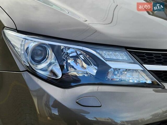 Тойота РАВ 4 2015 в Виннице на Automoto.ua Серый Тойота РАВ 4, объемом двигателя 2.23 л и пробегом 88 тыс. км за 19333 $, фото 51 на Automoto.ua