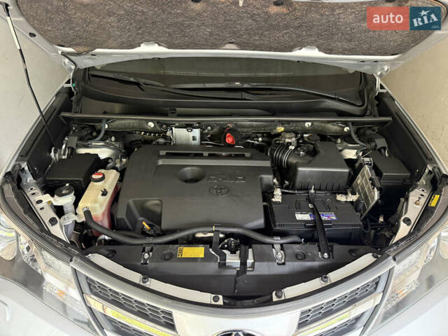 Серый Тойота РАВ 4, объемом двигателя 2.23 л и пробегом 222 тыс. км за 17700 $, фото 1 на Automoto.ua