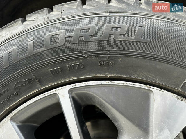 Сірий Тойота РАВ 4, об'ємом двигуна 2.5 л та пробігом 121 тис. км за 17100 $, фото 15 на Automoto.ua