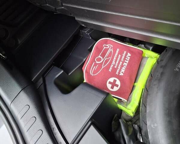 Сірий Тойота РАВ 4, об'ємом двигуна 1.99 л та пробігом 33 тис. км за 18800 $, фото 43 на Automoto.ua