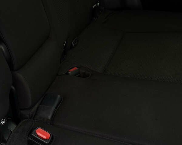 Серый Тойота РАВ 4, объемом двигателя 2.23 л и пробегом 173 тыс. км за 19900 $, фото 20 на Automoto.ua