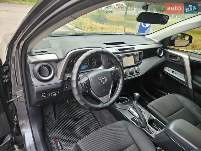 Тойота РАВ 4 2016 в Запорожье на Automoto.ua Серый Тойота РАВ 4, объемом двигателя 2.49 л и пробегом 190 тыс. км за 15900 $, фото 5 на Automoto.ua