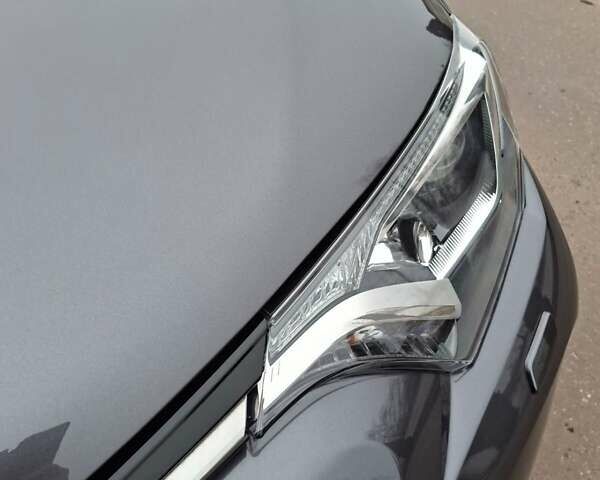 Сірий Тойота РАВ 4, об'ємом двигуна 1.99 л та пробігом 33 тис. км за 18800 $, фото 18 на Automoto.ua