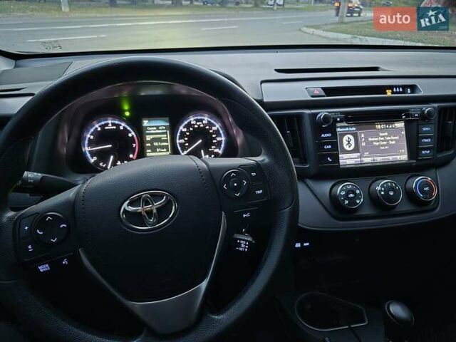 Тойота РАВ 4 2016 в Днепре (Днепропетровске) на Automoto.ua Серый Тойота РАВ 4, объемом двигателя 2.49 л и пробегом 105 тыс. км за 17200 $, фото 17 на Automoto.ua