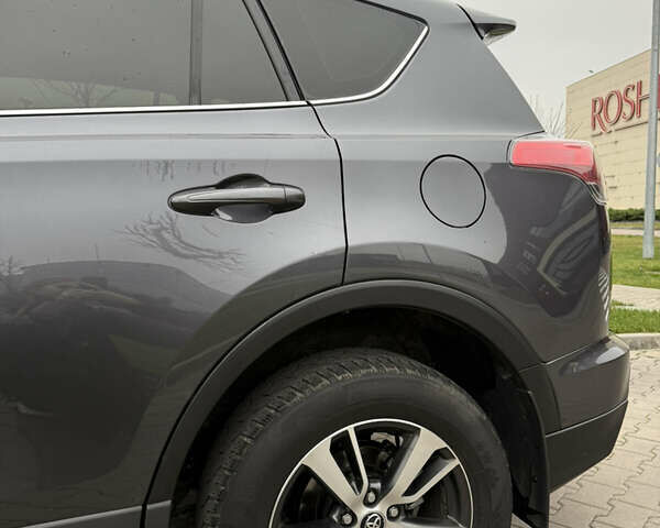 Серый Тойота РАВ 4, объемом двигателя 2.23 л и пробегом 173 тыс. км за 19900 $, фото 7 на Automoto.ua