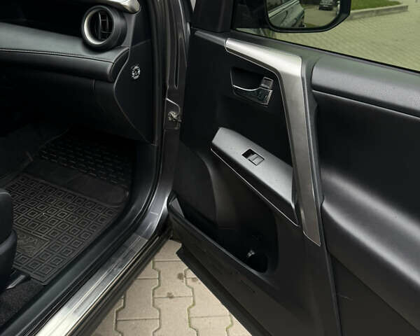 Серый Тойота РАВ 4, объемом двигателя 2.23 л и пробегом 173 тыс. км за 19900 $, фото 11 на Automoto.ua