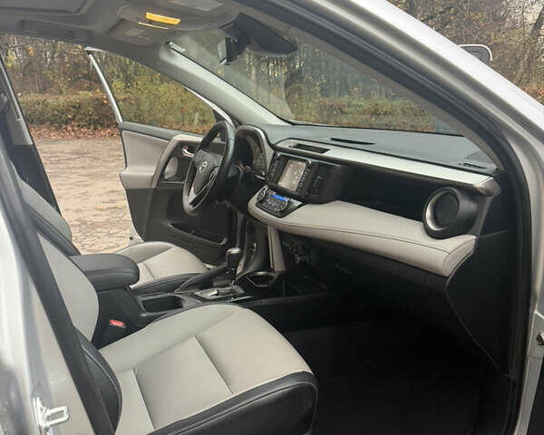 Серый Тойота РАВ 4, объемом двигателя 2.49 л и пробегом 56 тыс. км за 24999 $, фото 11 на Automoto.ua